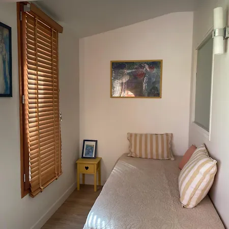 L Agnel Guest house Domaize